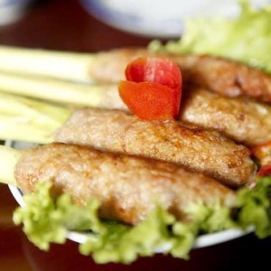 Cách làm nem lụi thơm lừng, chuẩn vị Huế