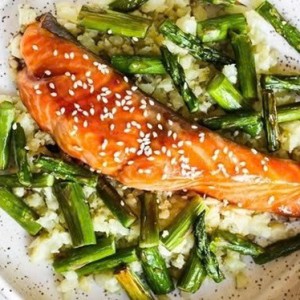 Công thức làm cá hồi nướng măng tây đơn giản, bổ dưỡng