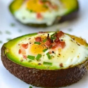 Cách làm món trứng nướng bơ tươi cho bữa sáng đầy năng lượng