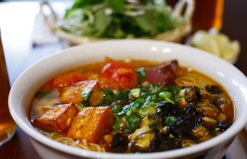 Cách nấu bún ốc nóng hổi, đúng kiểu Hà Nội