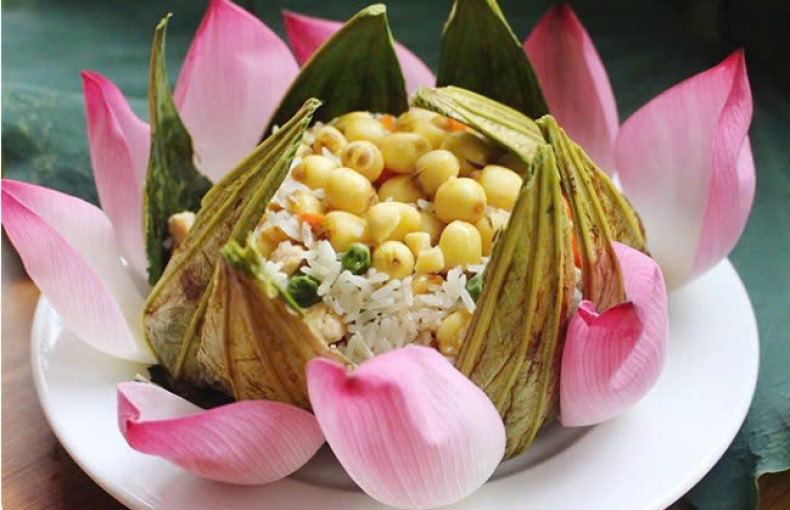Đậm đà hương vị với cơm hấp lá sen chuẩn xứ Huế