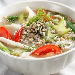 Cách làm canh hến nấu khế chuẩn vị cho mâm cơm gia đình