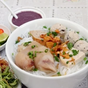 Cách nấu bún mọc chân giò đơn giản nhất