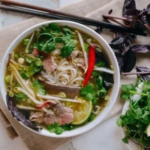 Cách nấu phở nạm bò thơm lừng, hấp dẫn