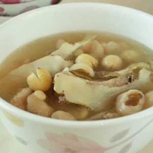 Bổ mát với món canh sườn ninh hạt sen