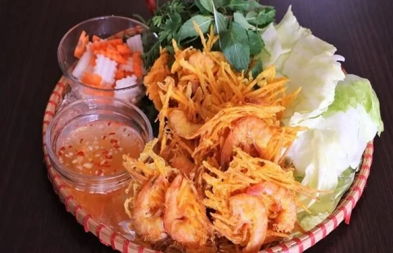 Cách làm bánh tôm Hồ Tây thơm phức, giòn rụm khó quên